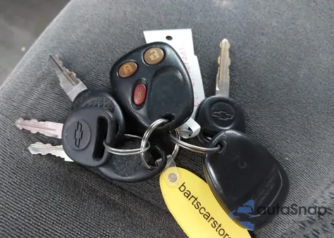 2003 Chevrolet Silverado 1500 Ls из США, поврежденный, VIN 2GCEK19VX31392935